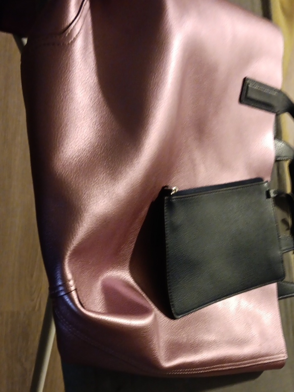 Women's Metallic Mauve Tote Bag with Black Pouch